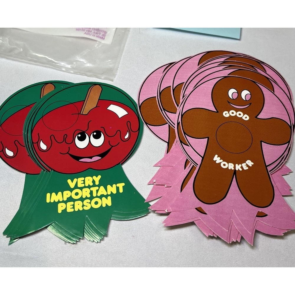 35 CTP '81 SCRATCH & SNIFF PAPER AWARD RIBBONS VERY IMPORTANT PERSON CANDY APPLE